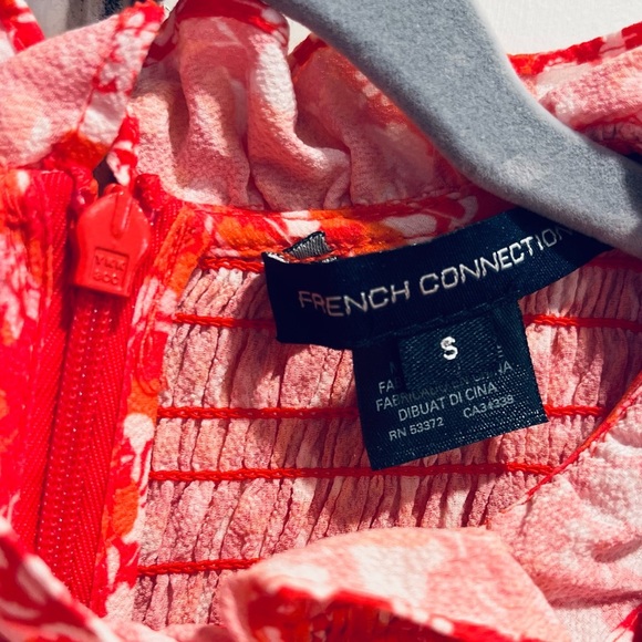 NEW! French Connection Hibiscus Verona Floral Smocked
Minidress. Size: Small - Picture 5 of 8